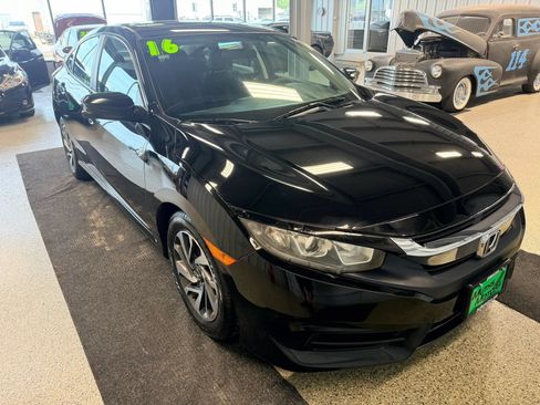 Used 2016 Honda Civic EX image 2