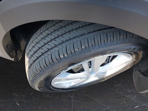 New 2025 Nissan Kicks Play S image 33