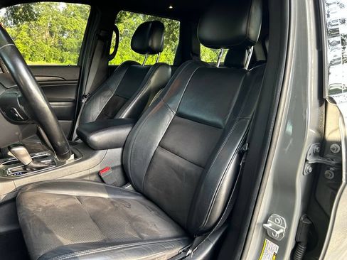 Used 2020 Jeep Grand Cherokee Altitude RWD image 15