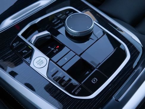 New 2026 BMW X5 sDrive40i w/ M Sport Package image 9