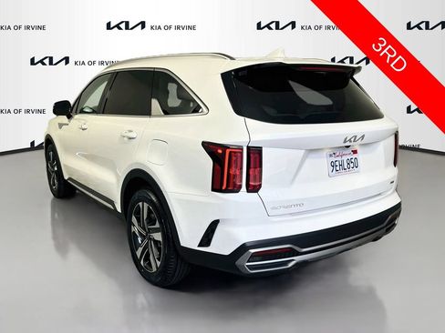 Certified 2023 Kia Sorento SX Prestige w/ Panoramic Sunroof Package AWD/4WD image 6