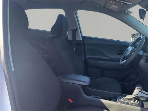 Used 2024 Hyundai Kona SE image 30