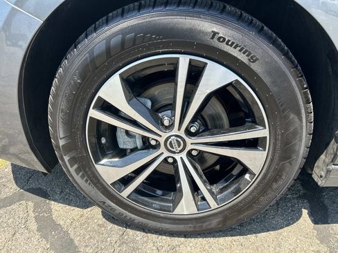 Certified 2023 Nissan Sentra SV FWD image 9