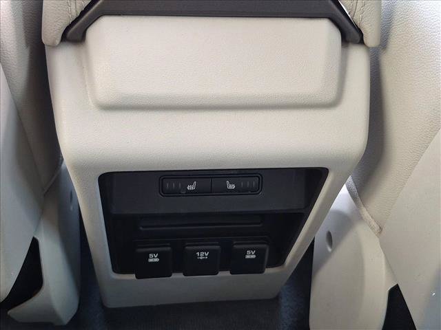 Used 2016 Land Rover Discovery Sport HSE AWD/4WD image 18