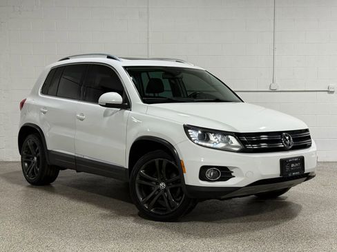 Used 2017 Volkswagen Tiguan SEL image 2