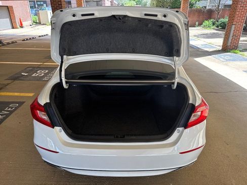 Used 2018 Honda Accord Sport image 30
