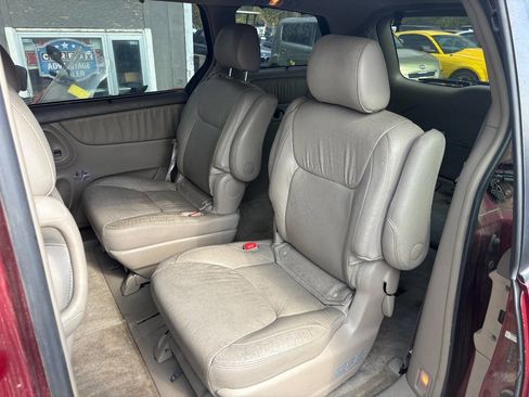 Used 2006 Toyota Sienna XLE Limited image 14