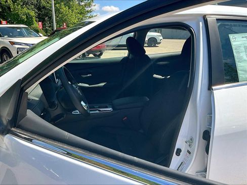 New 2025 Nissan Sentra SV image 10