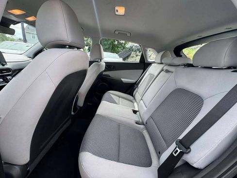 Used 2023 Hyundai Kona SE w/ Cargo Package AWD/4WD image 18