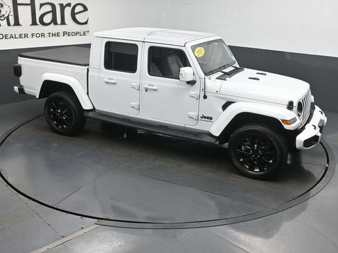 Used 2023 Jeep Gladiator Overland AWD/4WD image 36