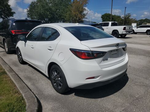Used 2019 Toyota Yaris LE FWD image 4
