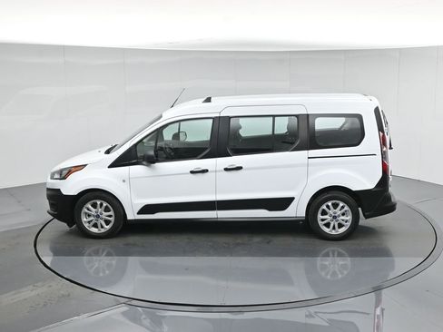 Certified 2022 Ford Transit Connect XL image 40