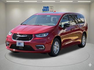New 2026 Chrysler Pacifica Select FWD video 2