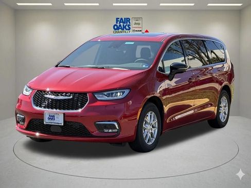 New 2026 Chrysler Pacifica Select FWD image 2