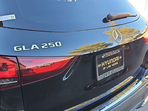 Used 2021 Mercedes-Benz GLA 250 4MATIC image 11