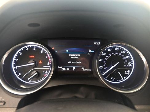 Used 2020 Toyota Camry SE image 18