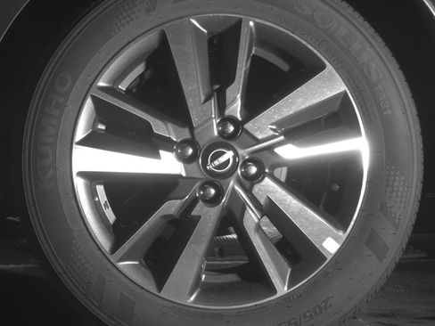 Used 2025 Nissan Versa SV image 14