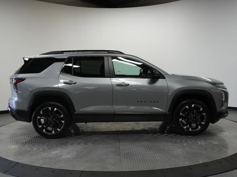 Used 2025 Chevrolet Equinox RS AWD/4WD image 9