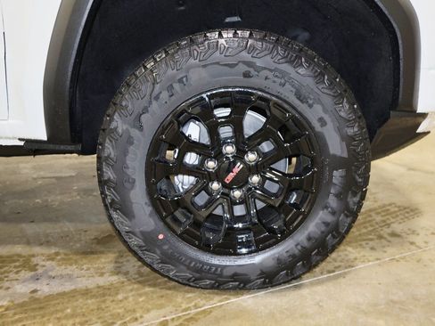 New 2026 GMC Canyon Elevation w/ Convenience Package image 29