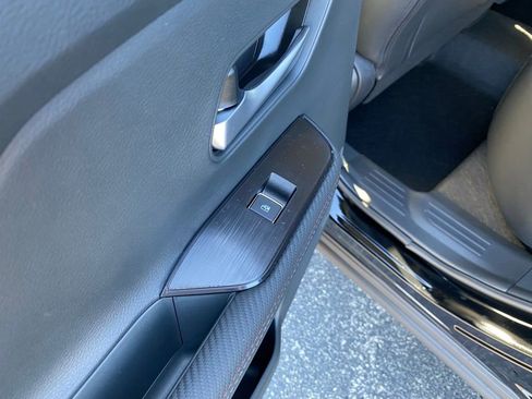 New 2025 Nissan Kicks SR image 16