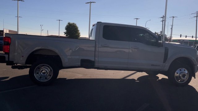 Used 2026 Ford F450 Platinum w/ FX4 Off-Road Package AWD/4WD image 2