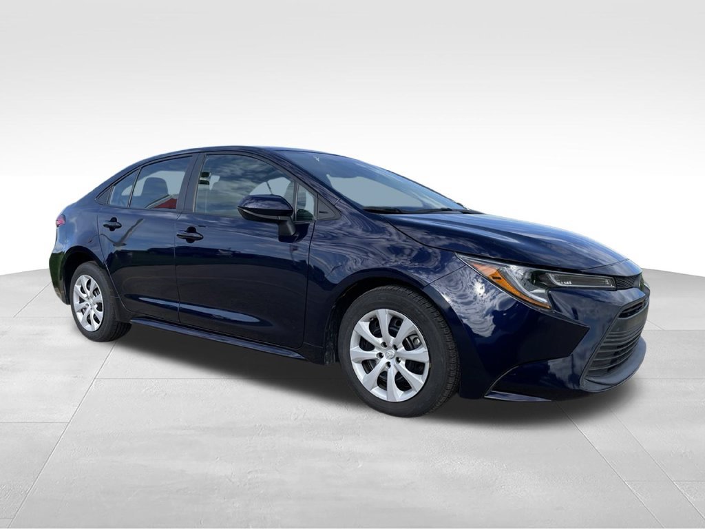 Used 2024 Toyota Corolla LE FWD image 2