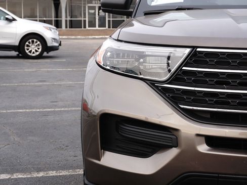 Used 2021 Ford Explorer XLT image 44