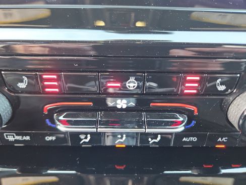 New 2025 Jeep Grand Cherokee L Altitude image 32