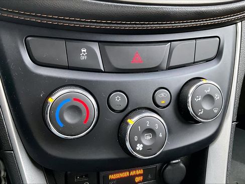 Used 2019 Chevrolet Trax LT image 35