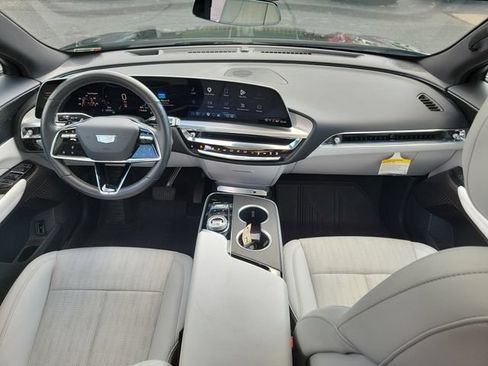 Certified 2024 Cadillac Lyriq Luxury AWD/4WD image 8