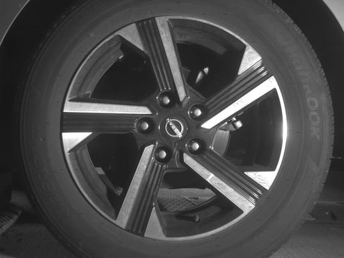 Used 2025 Nissan Sentra SV FWD image 17