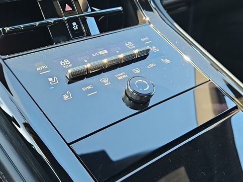Certified 2026 Porsche Panamera 4 AWD/4WD image 36