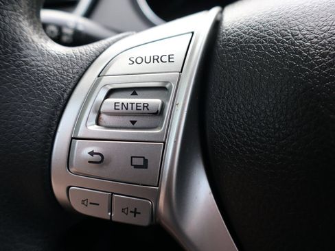 Used 2016 Nissan Rogue S AWD/4WD image 29