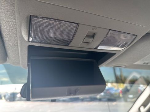 Used 2016 Nissan Frontier SV image 30