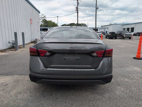 Used 2023 Nissan Altima 2.5 SV FWD image 7