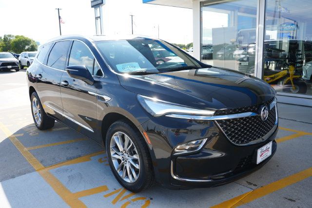 Used 2024 Buick Enclave Avenir w/ Avenir Technology Package AWD/4WD image 35