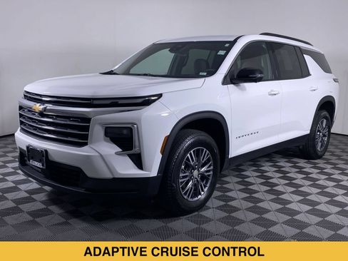 Certified 2026 Chevrolet Traverse LT w/ Driver Confidence Package FWD image 17
