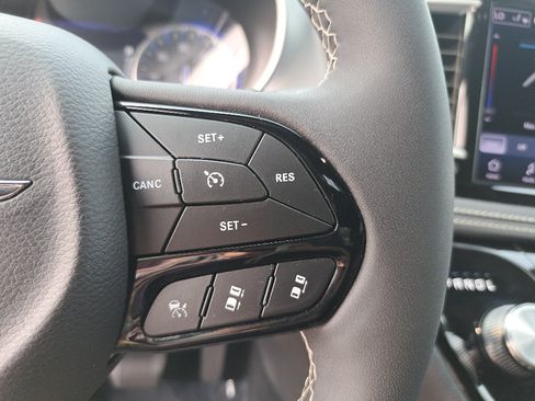 Certified 2023 Chrysler Pacifica Touring-L w/ Uconnect Theater Family Group AWD/4WD image 20