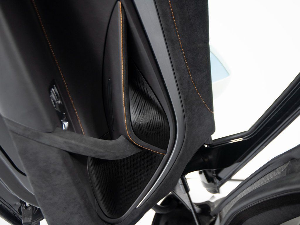 Used 2025 McLaren 750S RWD image 12