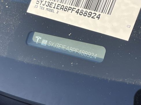 Used 2023 Tesla Model 3 Standard Range image 4