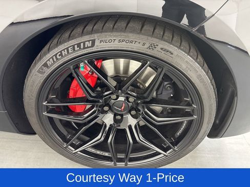 Used 2023 Chevrolet Corvette Z06 RWD image 13
