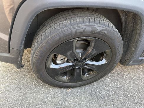 Used 2020 Jeep Compass Latitude image 12