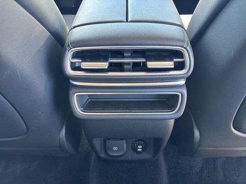 Used 2025 Genesis GV80 2.5T Standard AWD/4WD image 25