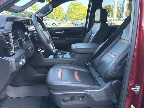 Used 2024 GMC Sierra 1500 AT4 w/ Technology Package AWD/4WD image 16