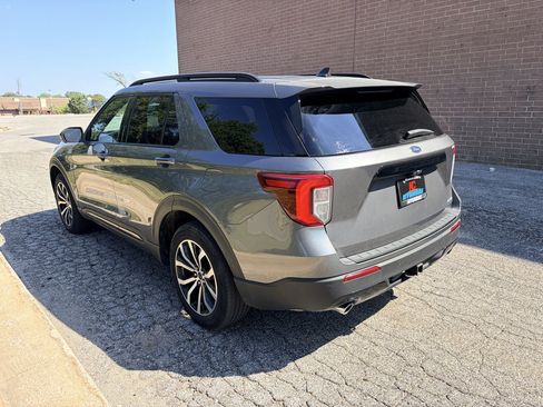 Used 2023 Ford Explorer ST-Line w/ Class IV Trailer Tow Package AWD/4WD image 3