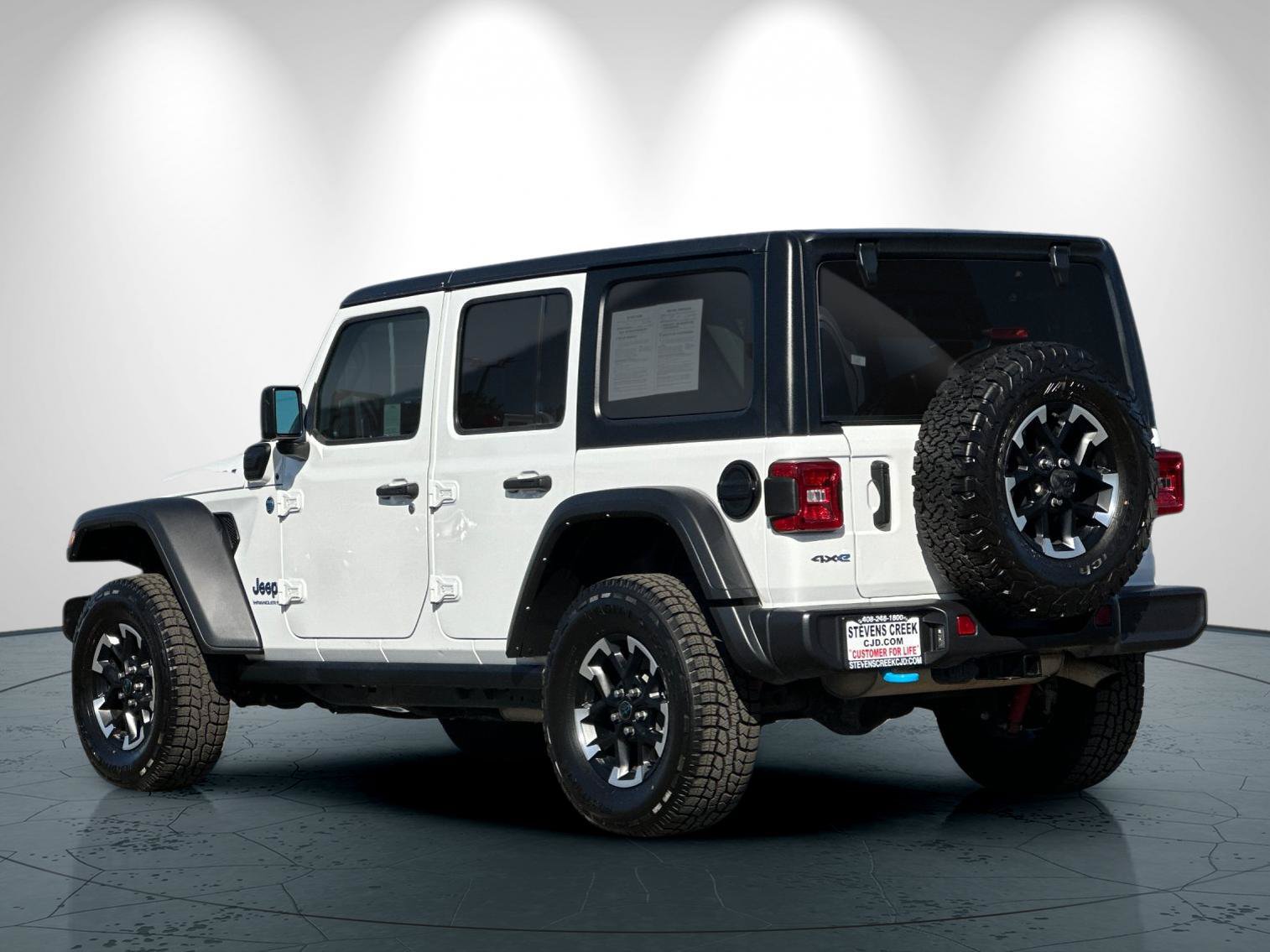 Used 2024 Jeep Wrangler Unlimited Rubicon 4xe AWD/4WD image 6