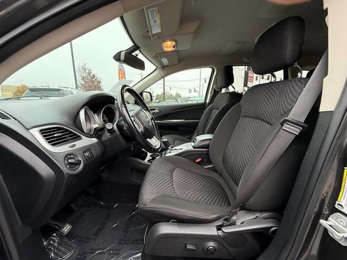 Used 2020 Dodge Journey SE w/ SE Popular Equipment Group image 16