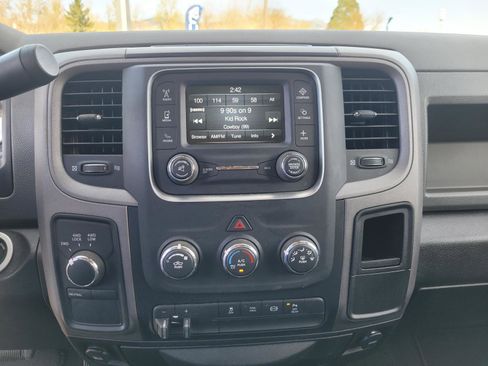 Used 2018 RAM 2500 Tradesman w/ Chrome Appearance Group image 25