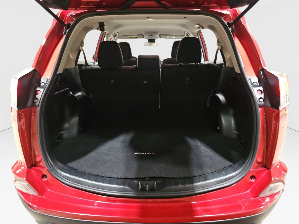 Used 2017 Toyota RAV4 LE w/ Preferred Accessory Package FWD image 20
