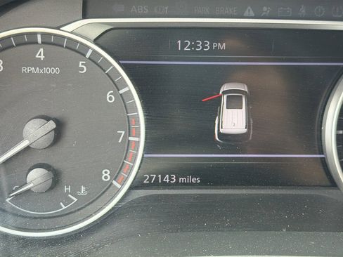 Used 2025 Nissan Pathfinder SV FWD image 3
